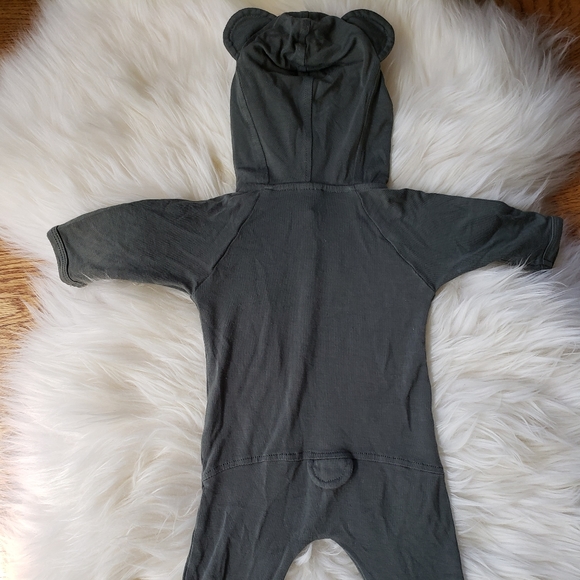 Kate Quinn Evergreen Bear Footie - NB - Picture 2 of 3